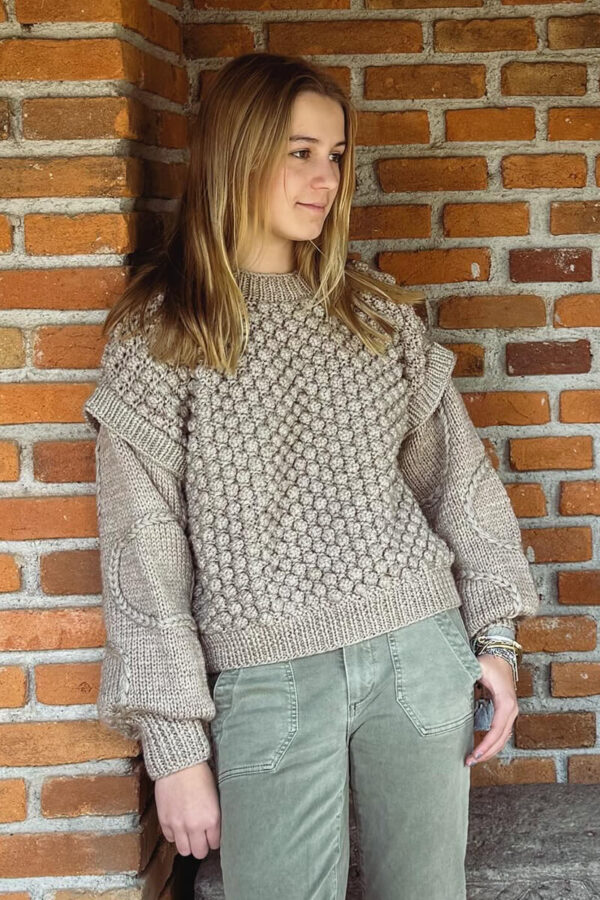 Estigia Sweater